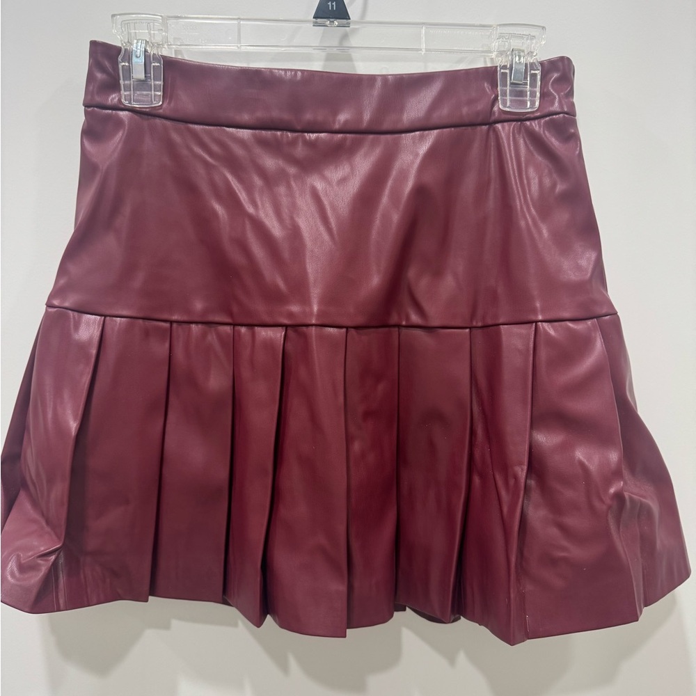 Entro NWT Elegant  Burgundy Pleated Skirt